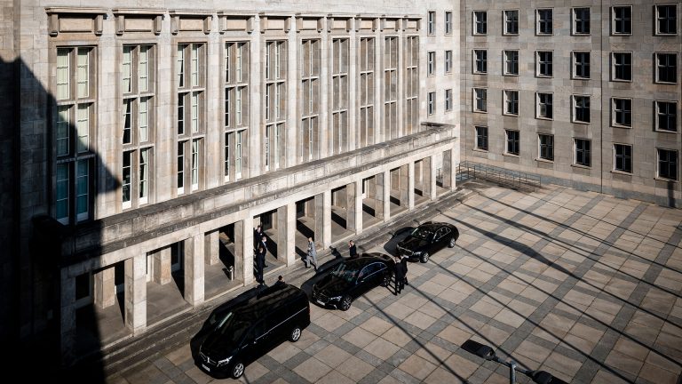 Wegzugsbesteuerung: Überarbeitetes Vordruckmuster („ASt‑Mitteilung“) nach § 6 AStG